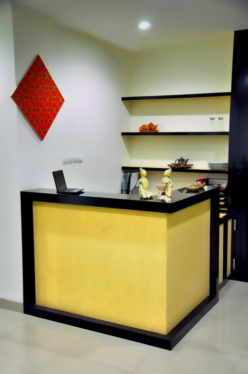 Metro House Otel Surabaya Dış mekan fotoğraf