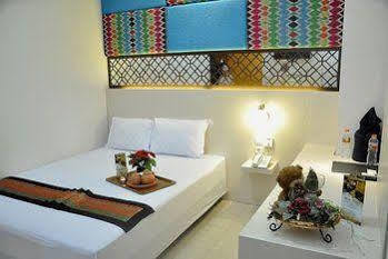 Metro House Otel Surabaya Dış mekan fotoğraf